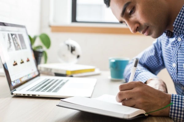 Entrepreneur growing a business with digital marketing